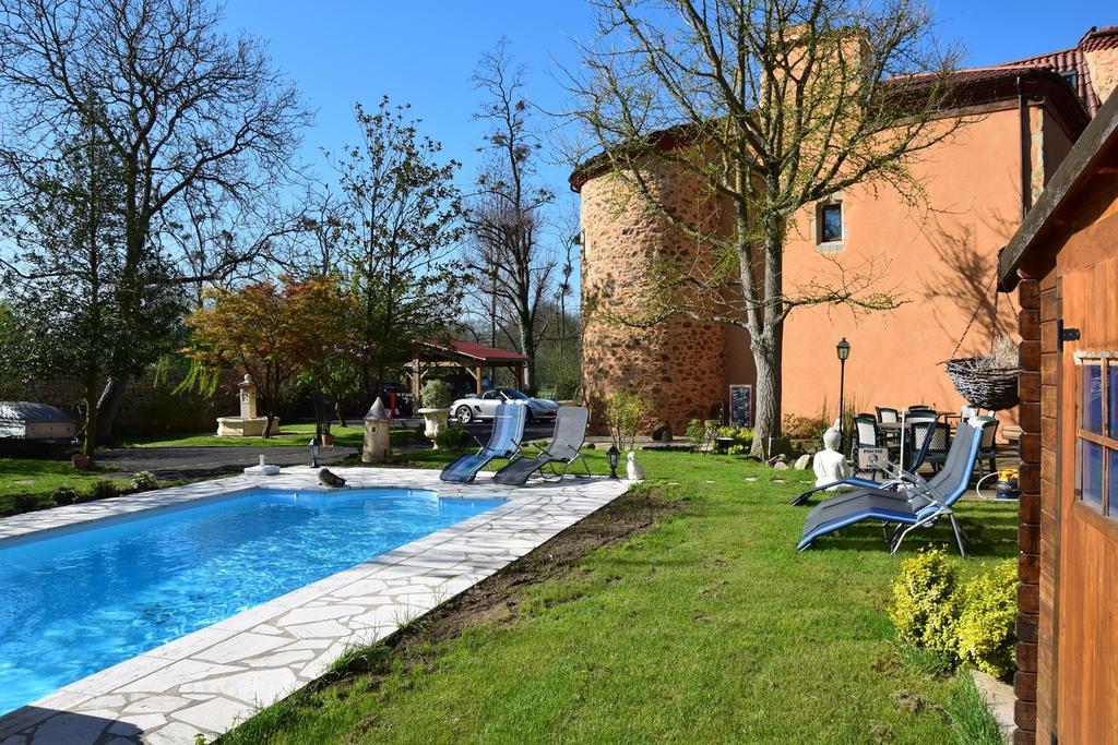 Chateau Des Aiguilles Saint-Rémy-de-Chargnat Zewnętrze zdjęcie