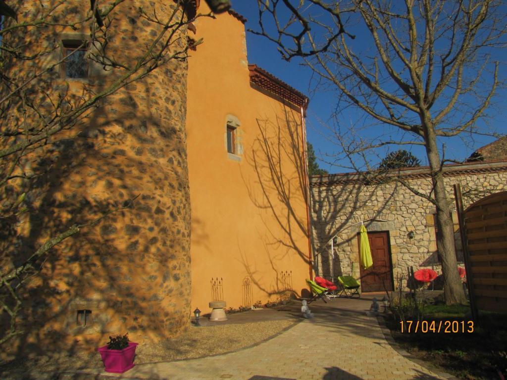 Chateau Des Aiguilles Saint-Rémy-de-Chargnat Zewnętrze zdjęcie