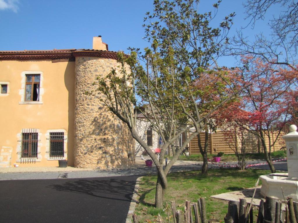 Chateau Des Aiguilles Saint-Rémy-de-Chargnat Zewnętrze zdjęcie